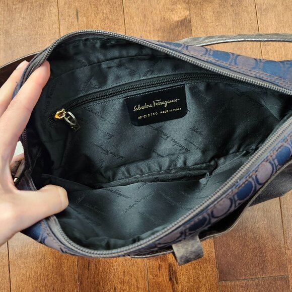 Salvatore Ferragamo Gancini shoulder bag - Picture 8 of 14